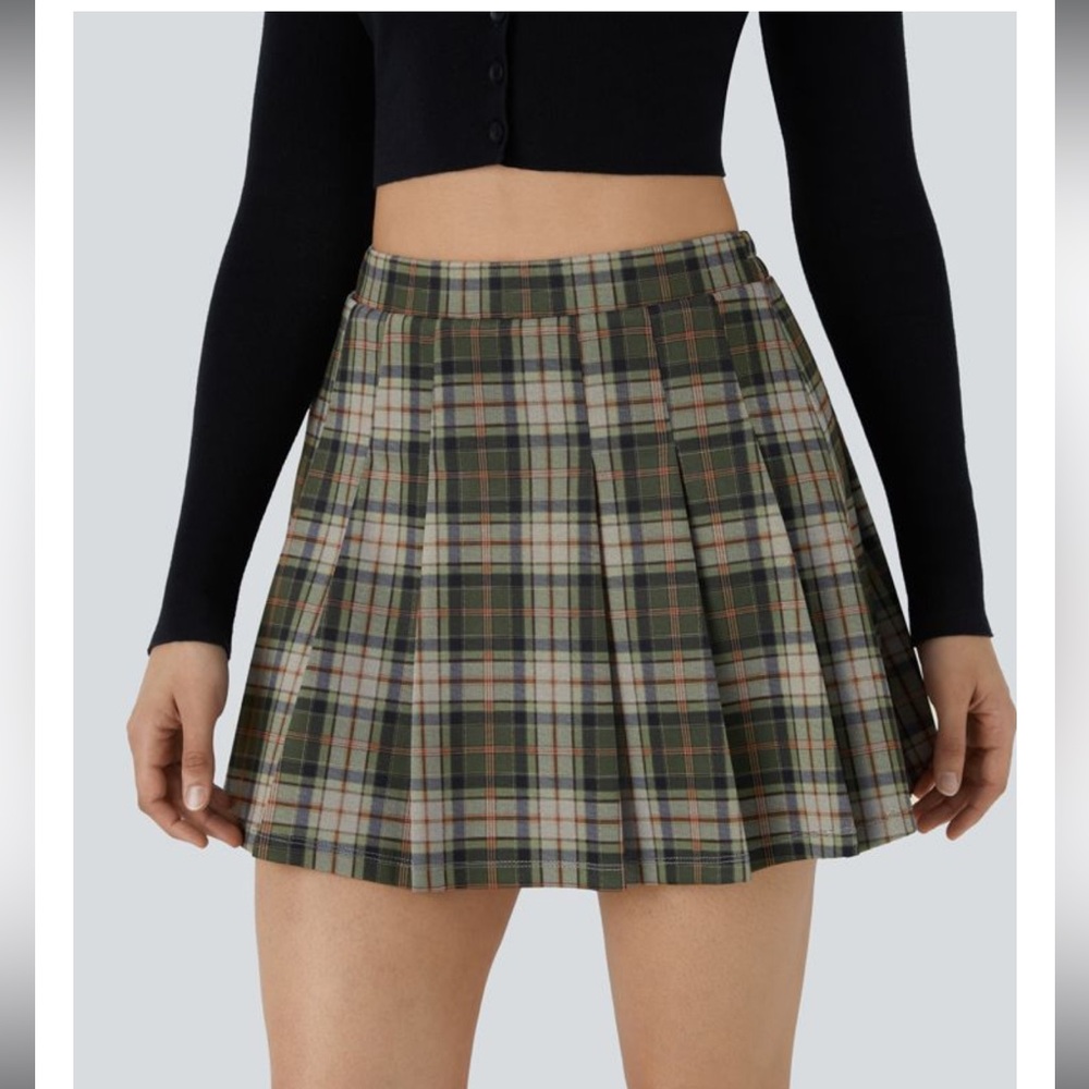 Halara high waisted 2 in 1 pocket green plaid pleated skirt - Picture 2 of 11